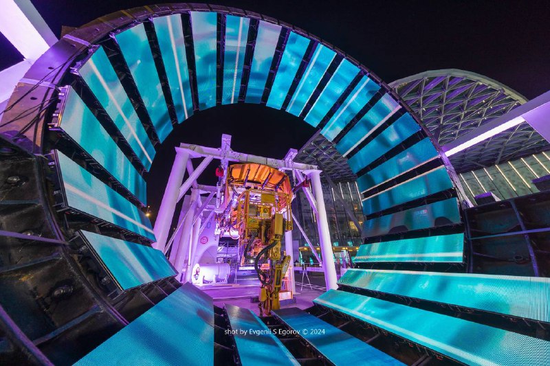 Мультимедийная инсталляция Illuminarium3000 в Зарядье